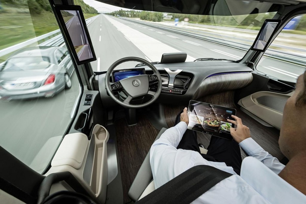 Самоуправляемые автомобили лучше смогут работать на умных дорогах